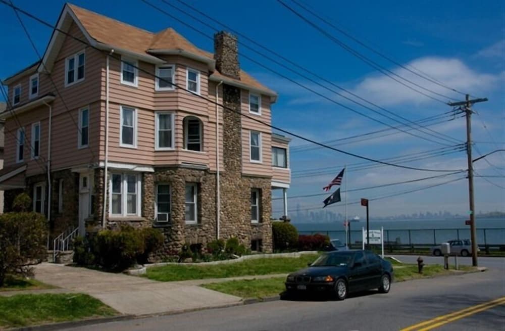 The harbor house bed breakfast hotel in undefined