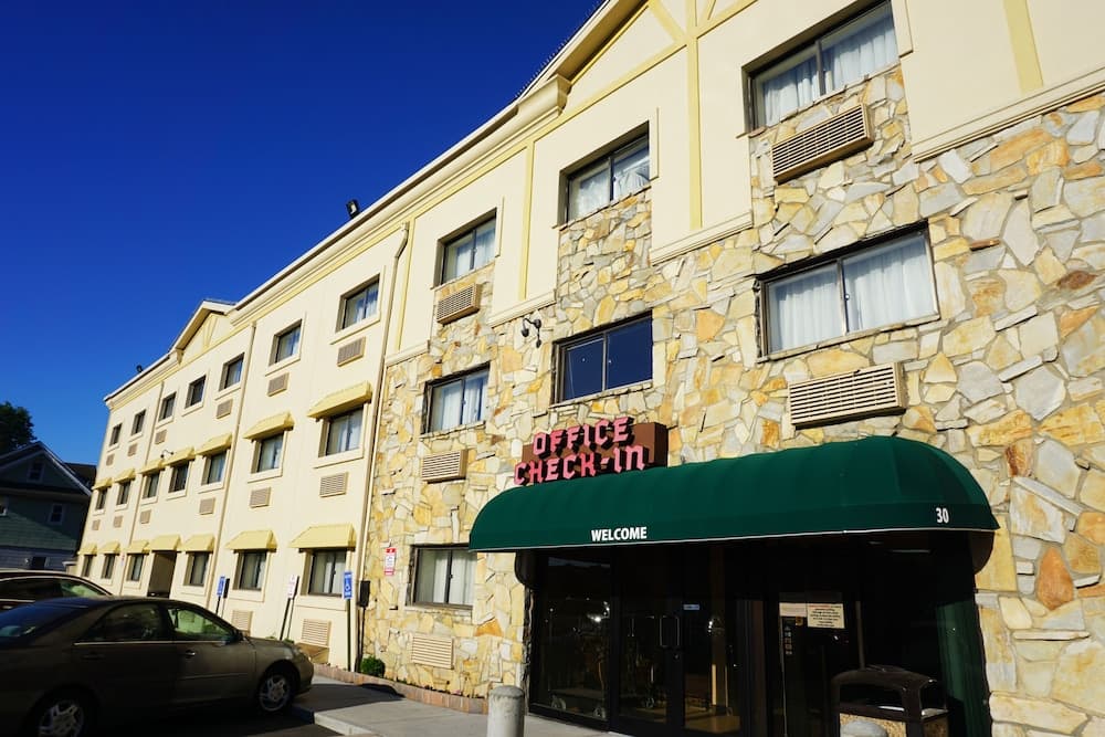 The floral park motor lodge hotel in undefined