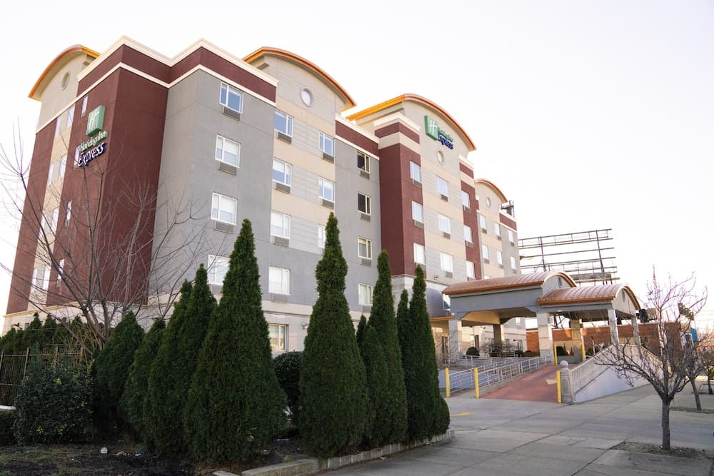 Holiday inn express maspeth an ihg hotel hotel in undefined