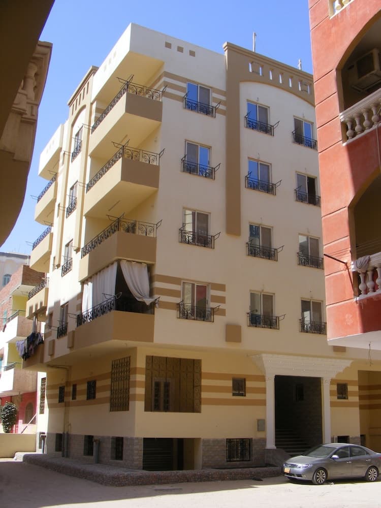 Happy days hotel in undefined