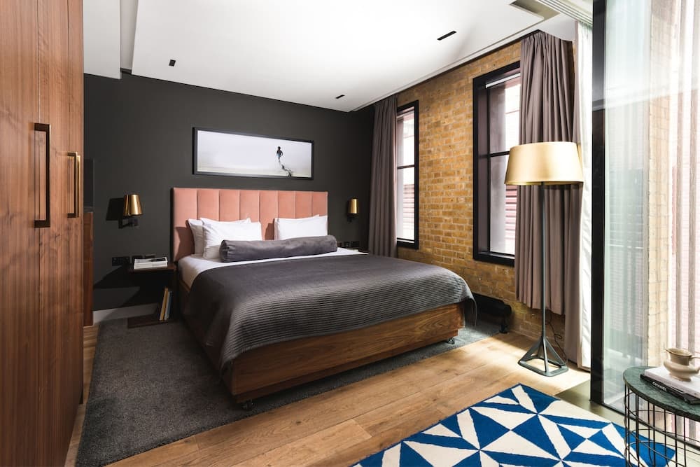 Native bankside hotel in undefined