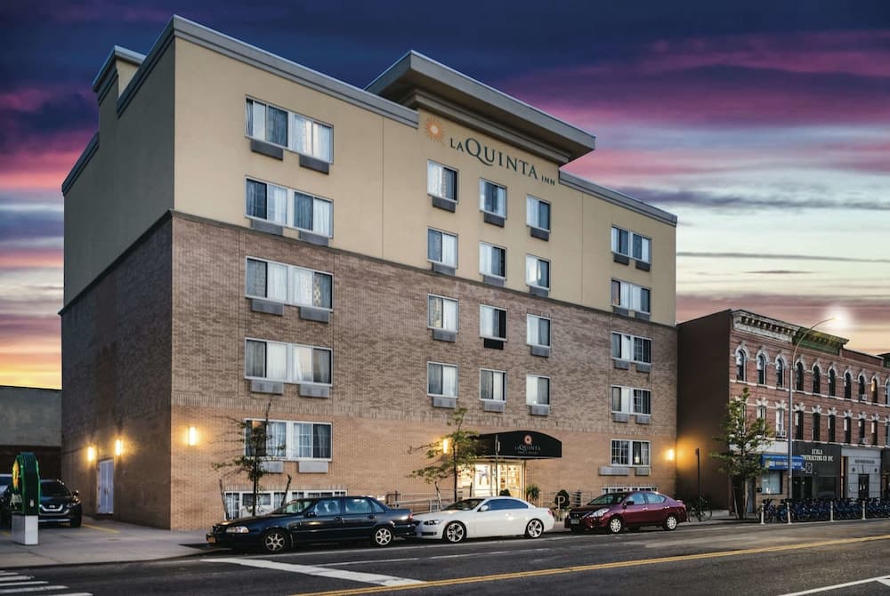 La quinta inn suites by wyndham brooklyn downtown hotel in undefined