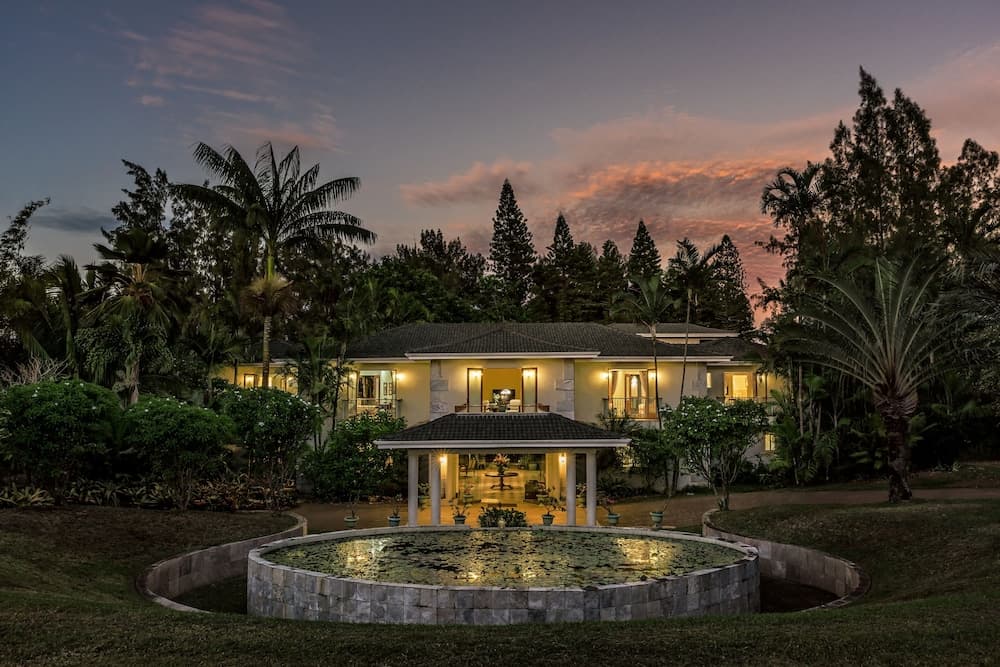 Hawaii island retreat hotel in undefined