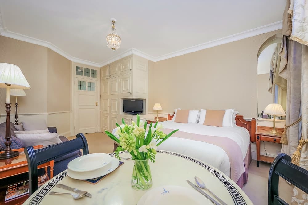 44 curzon street apartments by mansley hotel in undefined