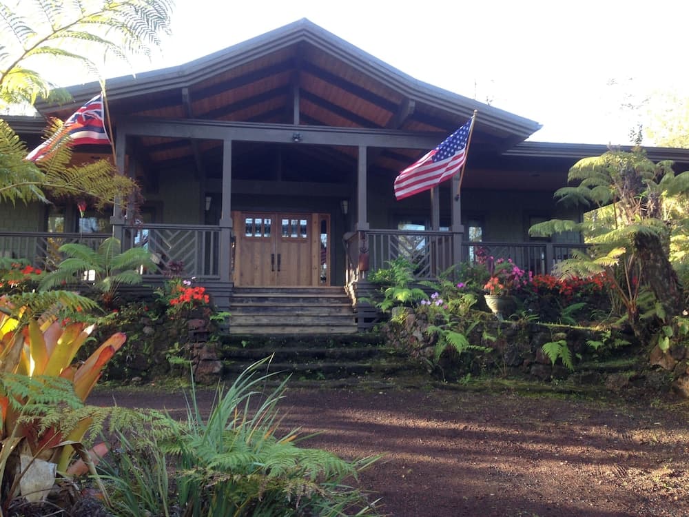 Volcano rainforest lodge hotel in undefined
